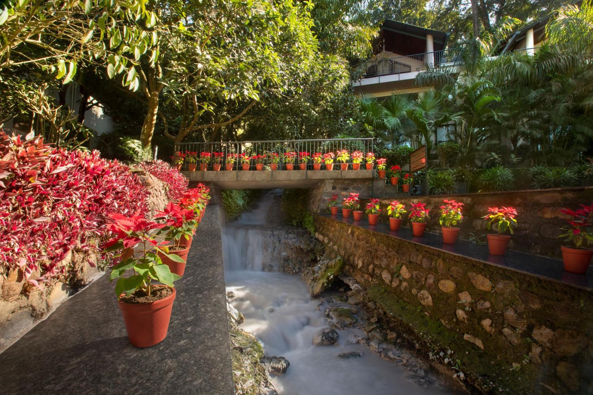 Anand Kashi By The Ganges Rishikesh - Ihcl Seleqtions Sirasu Exterior foto